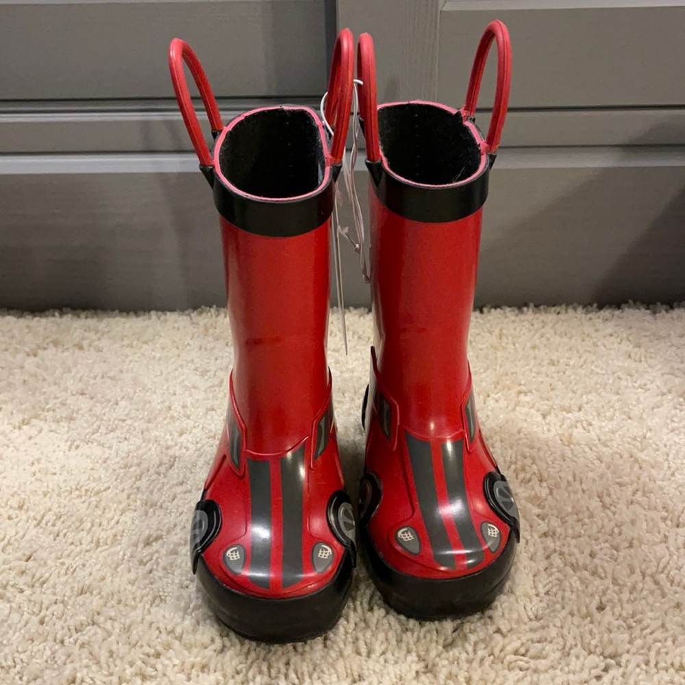 👦🏼Cat & Jack Boots. Size 5.